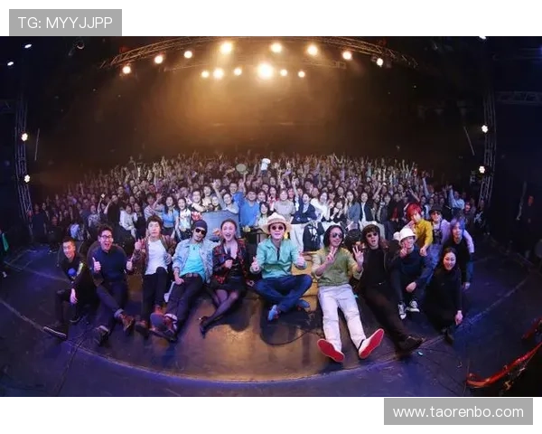 星空足球队:点亮夜空的足球激情与星辰梦想的完美结合 星空足球队:点亮夜空的足球激情与星辰梦想的完美结合